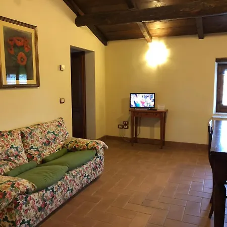 Antico Borgo De Romolini Agroturismo
